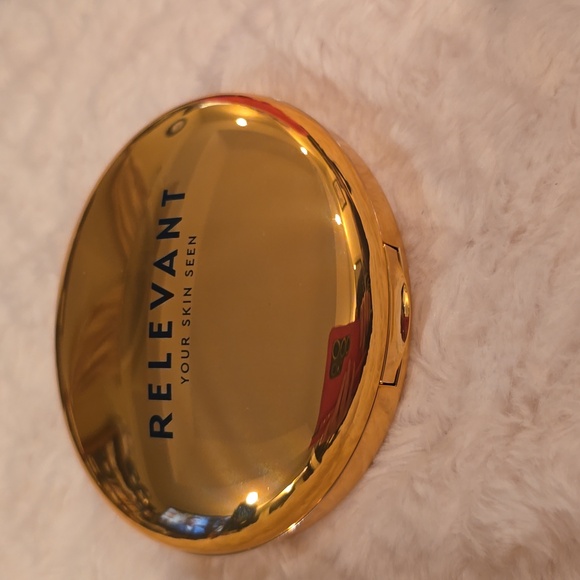 RELEVANT BRAND WOMEN'S COMPACT POWDER FOUNDATION SHADE DELIGHT 35 - Picture 3 of 9